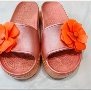 CROCS Pink Platform Flower Sandals Size 7